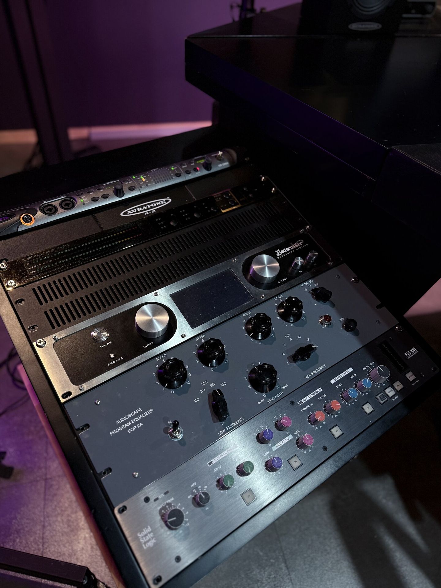 NEVE 1073 프리앰프와 하드웨어 아웃보드